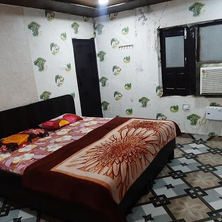 Shri Haridas Dham Mathura Bagian luar foto